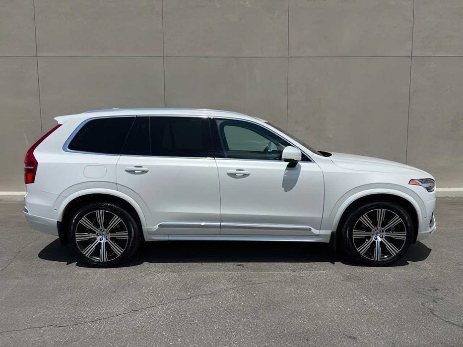 Volvo XC90 B6      2024