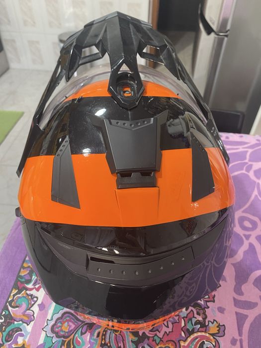 Capacete oneal laranja e preto