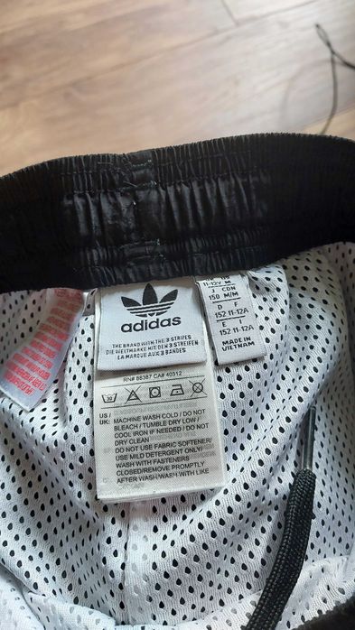 Spodenki, shorty adidas 150 cm