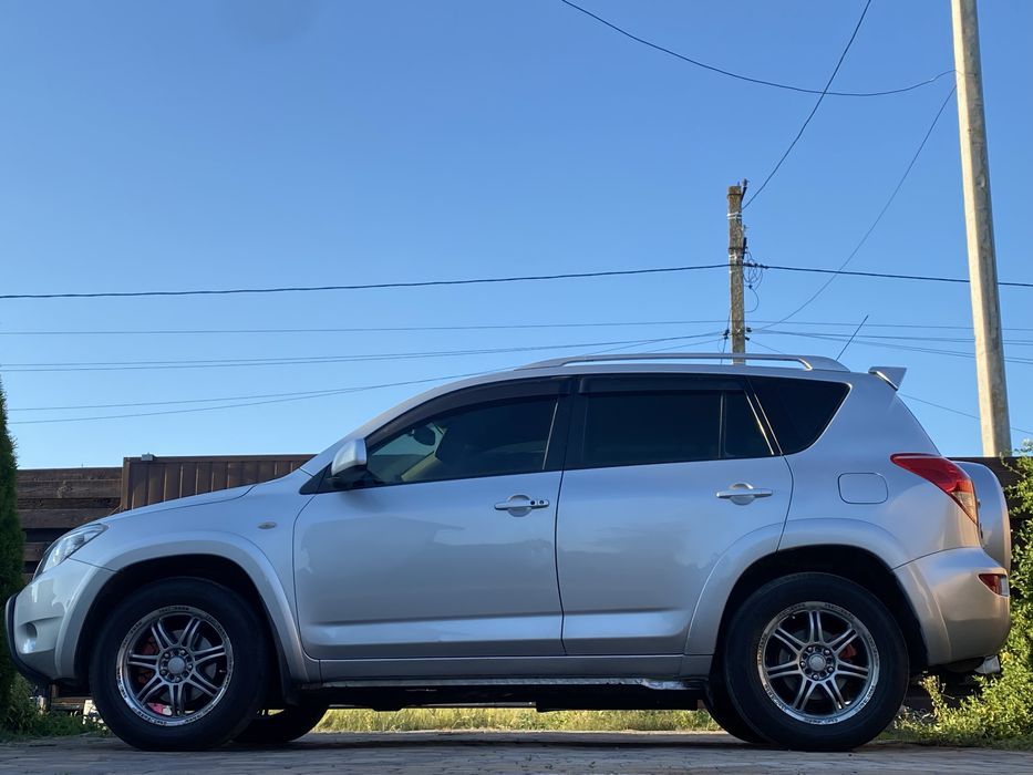 Продам Toyota Rav4