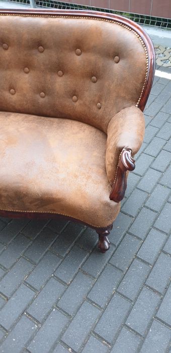 Sofa     antyczna