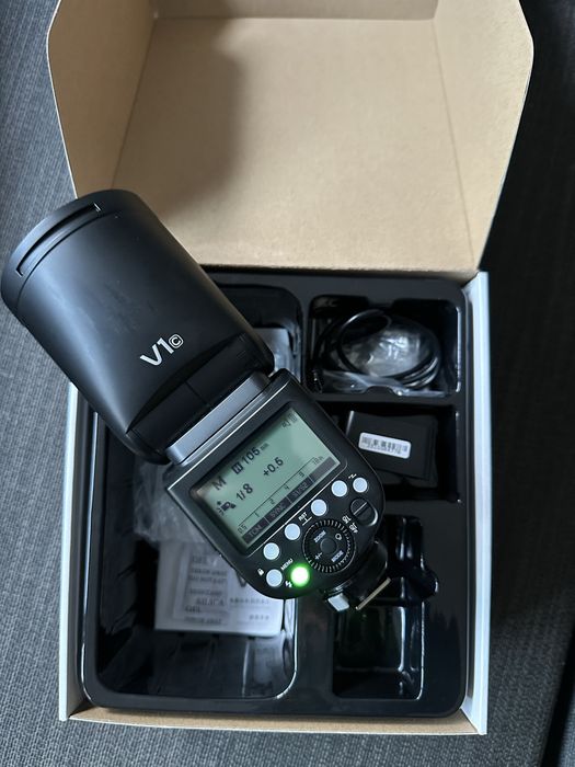 Flash Godox V1 como novo