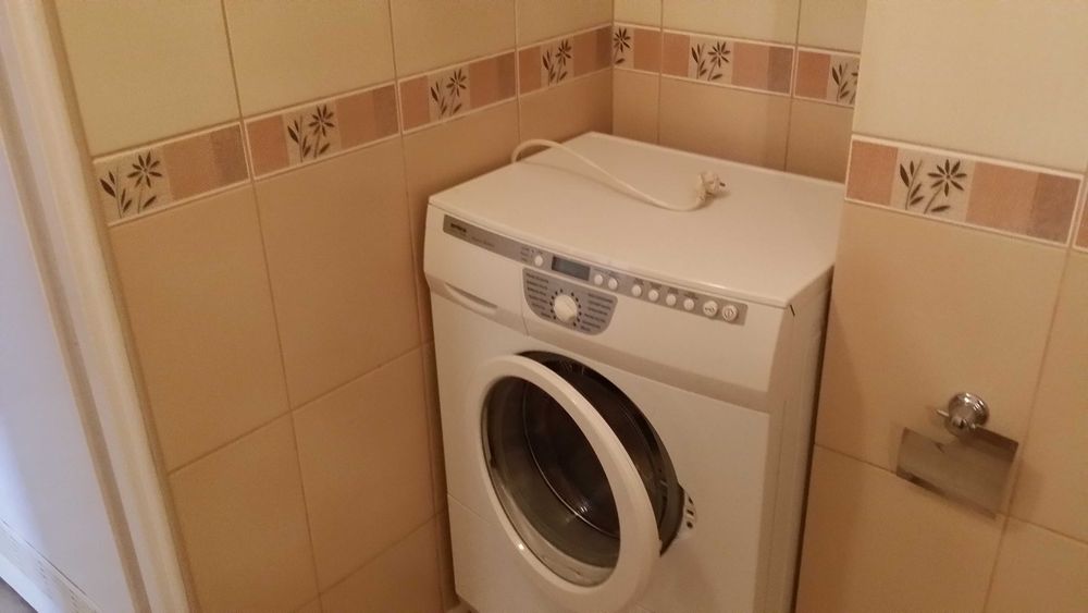 2 pokoje 54 m², loggia z widokiem na Stare Miasto, winda, parking – ul. Królewiecka