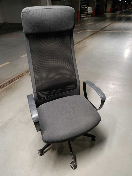 Krzesło biurowe IKEA MARKUS – ergonomiczne.
