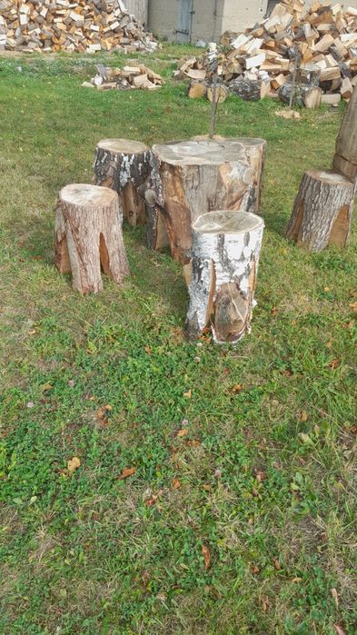 Stół ogrodowy z pieńków