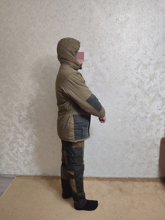 Оливковий зимовий костюм