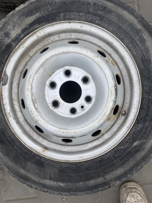 Felga koło opona Iveco Daily 06-24rok model S Pirelli 215/65r16c