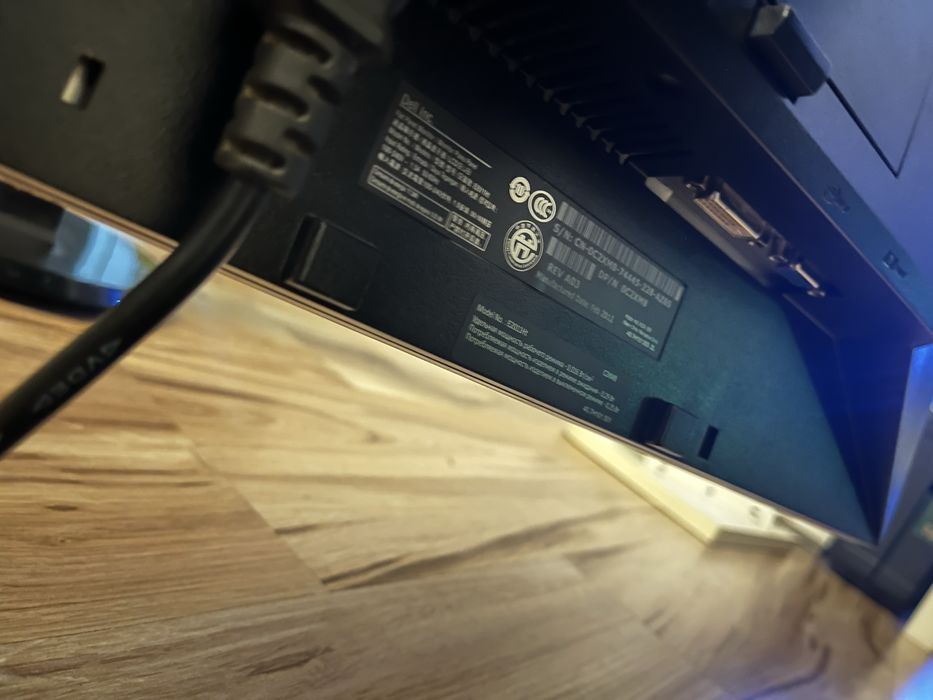 2 monitory DELL, PHILIPS