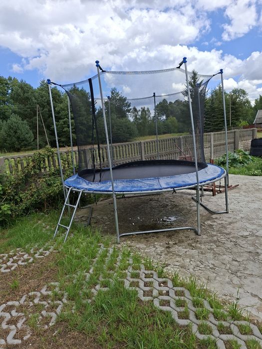 Trampolina dla dzieci
