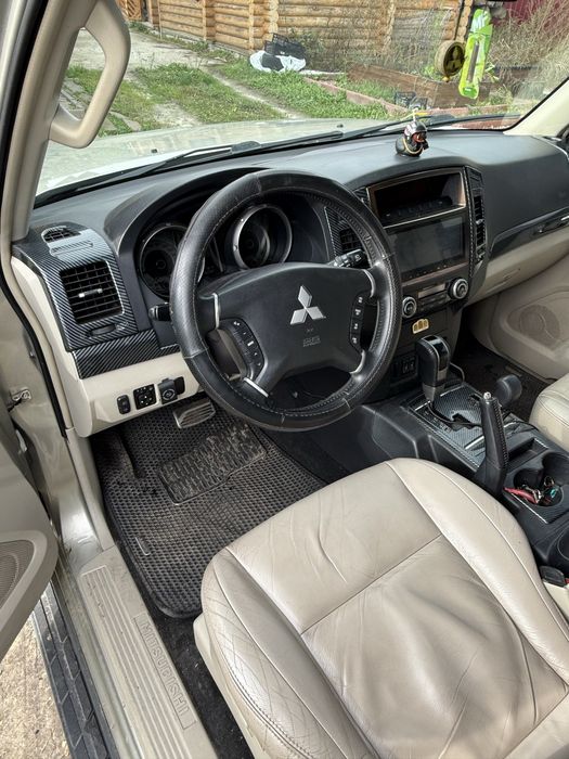 Продам Pajero wagon 4 2008