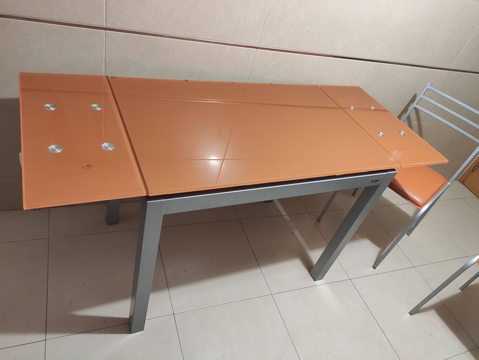 Mesa de vidro praticamente nova