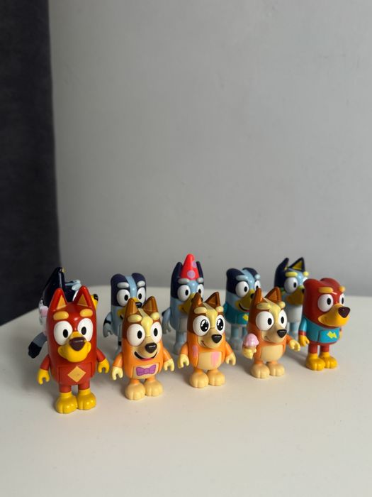 Набір фігурок родини та друзів Блуї Bluey Blueys Family & Friends