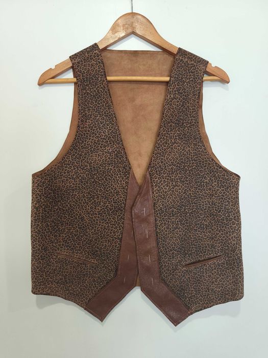 Colete em couro (feito a mão)