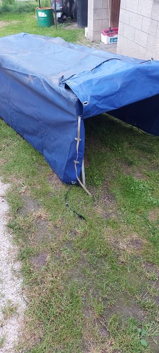 Plandeka ze stelarzem