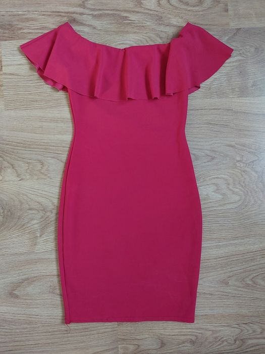 Czerwona dopasowana sukienka damska S