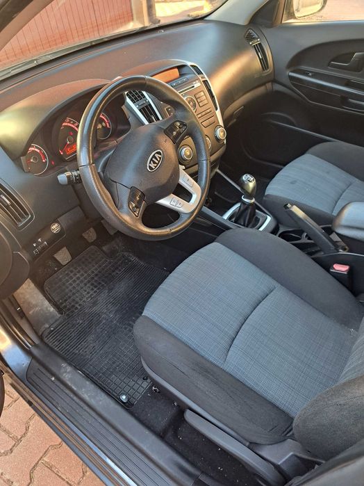 Kia ceed 1.6 diesel  2012