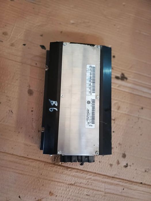 WZMACNIACZ PASSAT B6 3C0035456