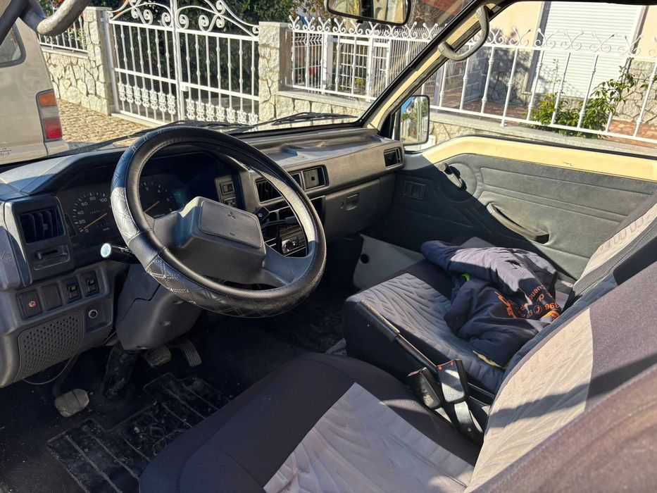 Mitsubishi impecável L300