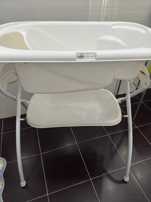 Kit Banheira Bebé CAM com Suporte Dobrável e Prateleira