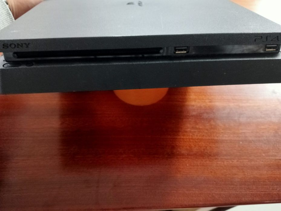 PS4 Slim 1Tb Sem Comando
