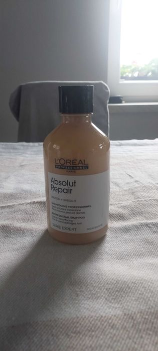 Szampon do włosów zniszczonych regenerujący L'Oreal Professionnel Serie Expert Absolut Repair 300 ml
