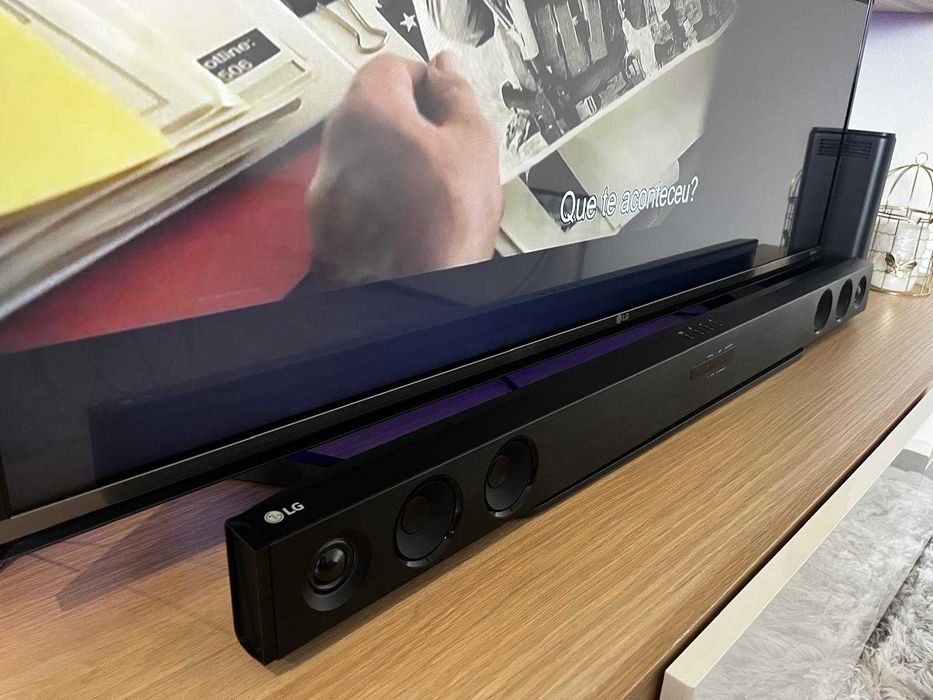 LG 49" 4K Smart TV c/soundbar LG
