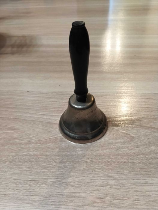 Sprzedam dzwonek metalowy