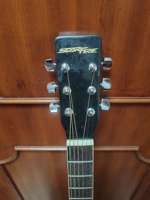 Viola clássica com mochila