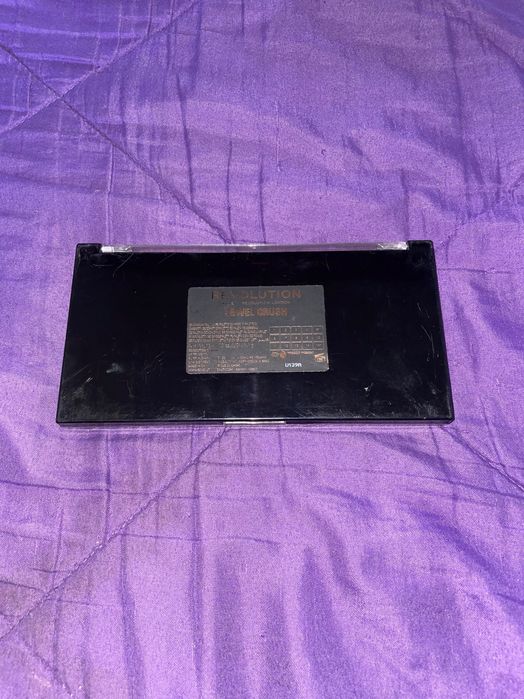 Paleta Jewel Crush revolution makeup