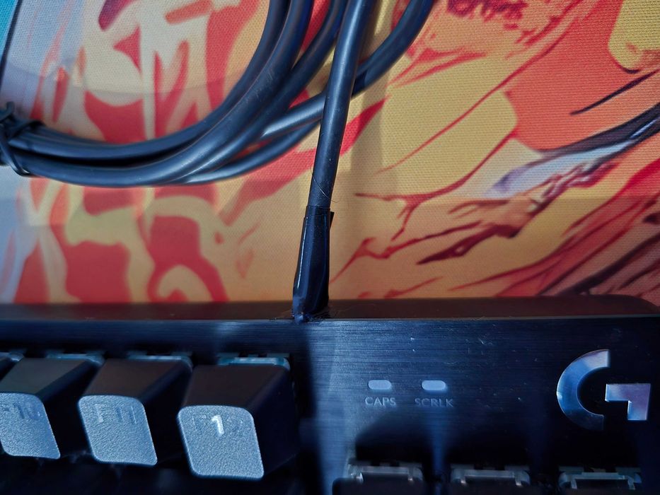 Teclado Logitech G413 TKL SE + Rato Logitech G402