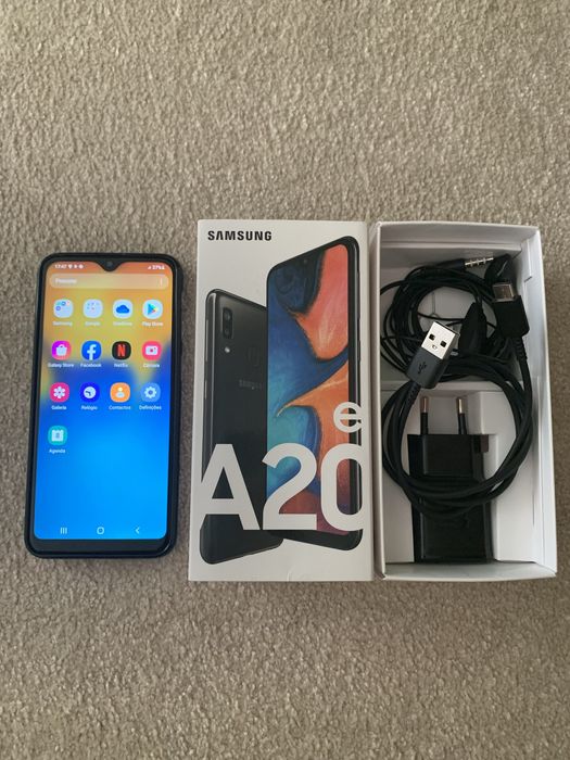 Telemóvel Samsung A20e Novo com oferta de capa