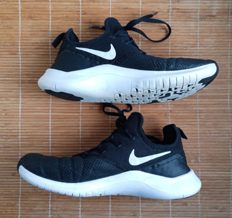 Фітнес бігові кросівки Nike Free Tr8 р 37,5