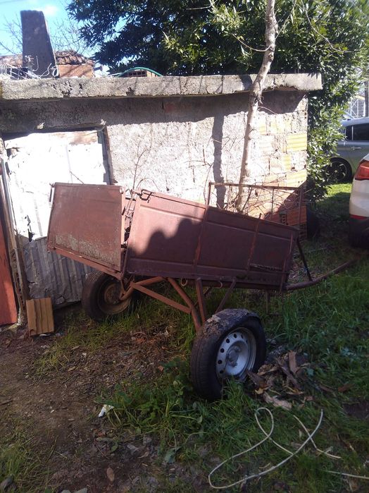 Duas carroças em Ferro