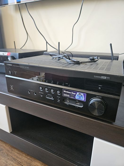 Yamaha MusicCast RX-V485 Amplituner