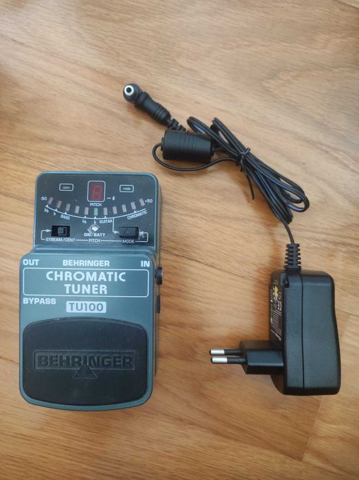 Afinador Behringer TU100 (fonte de alimentação incluída)