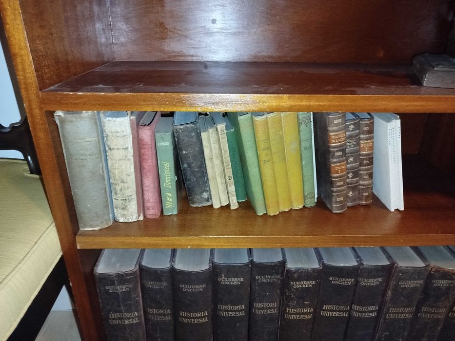Vendo livros variados 5