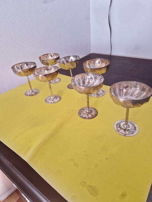 Taças banhadas a prata