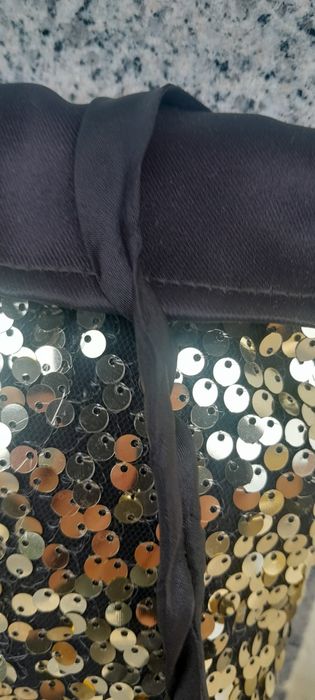 Bolsa  de cetim com lantejoulas