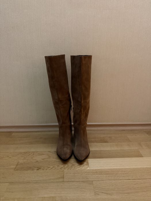 Замшевые демисезонные сапоги