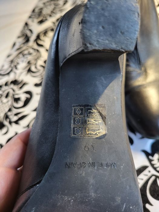 Piękne półbuty rozm.39