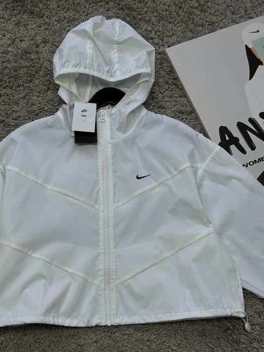 Жіноча Вітровка Nike