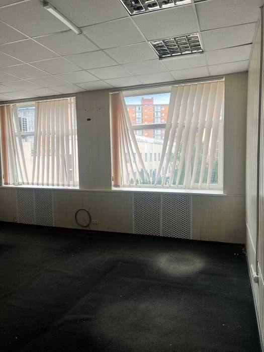 Оренда офісних кабінетів 15- 50 м² у спокійній локації