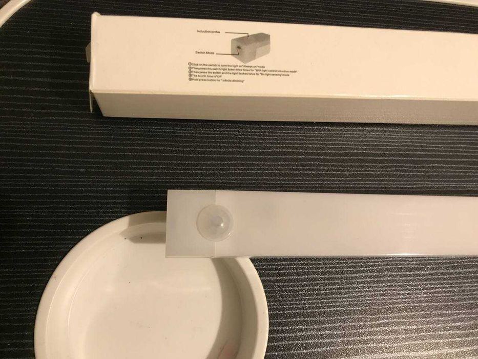 Акумуляторна LED лампа 50см датчик руху та магнітним кріпленням тепле