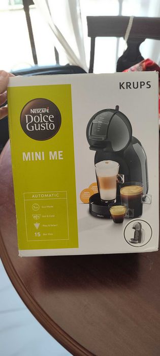 Cafeteira Dolce gusto ( Nescafé)