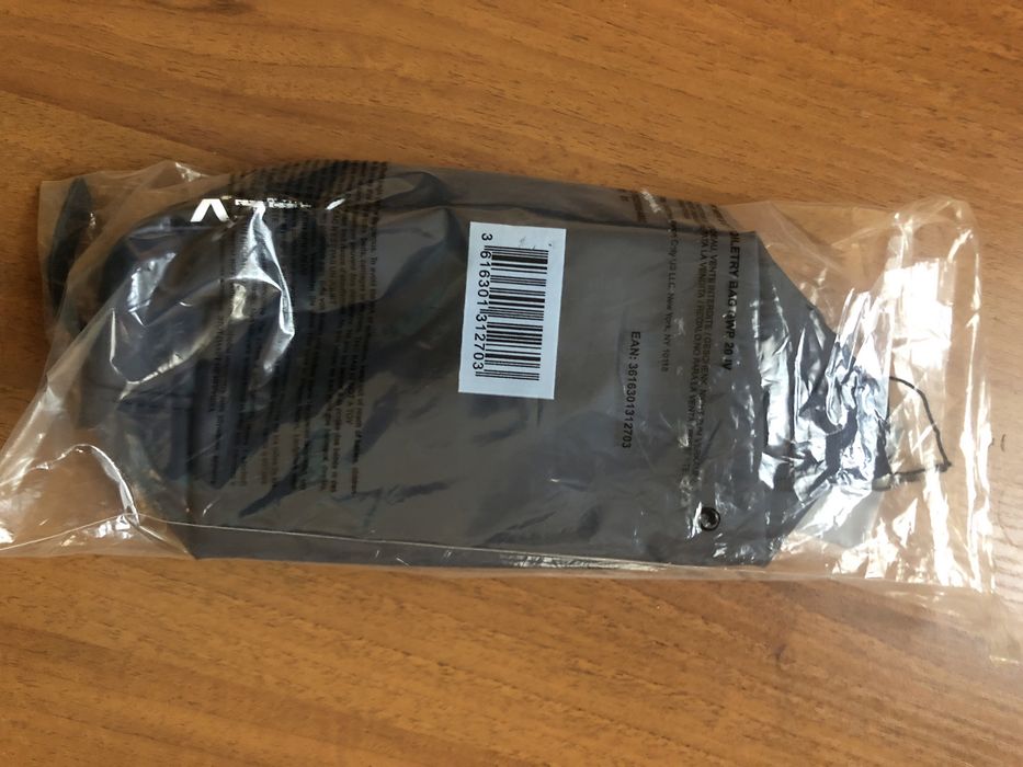 Косметичка cslvin klein DEFY