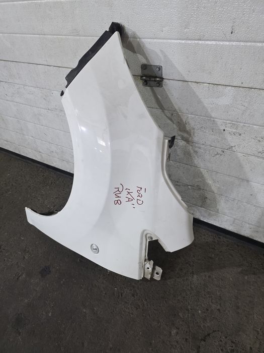 Ford Ka mk2 Błotnik przód lewy F9
