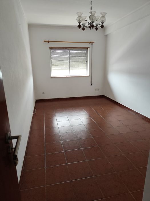 (Reservado)-Apartamento T2- no centro da Marinha Grande
