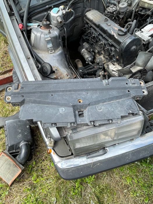 Volvo 760/90 pas górny mocowanie maski osłona chłodnic