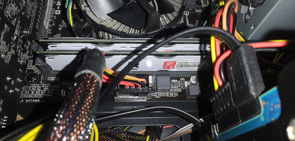 Komputer i5 6400, R7 265, 8gb RAM DDR4, SSD + HDD