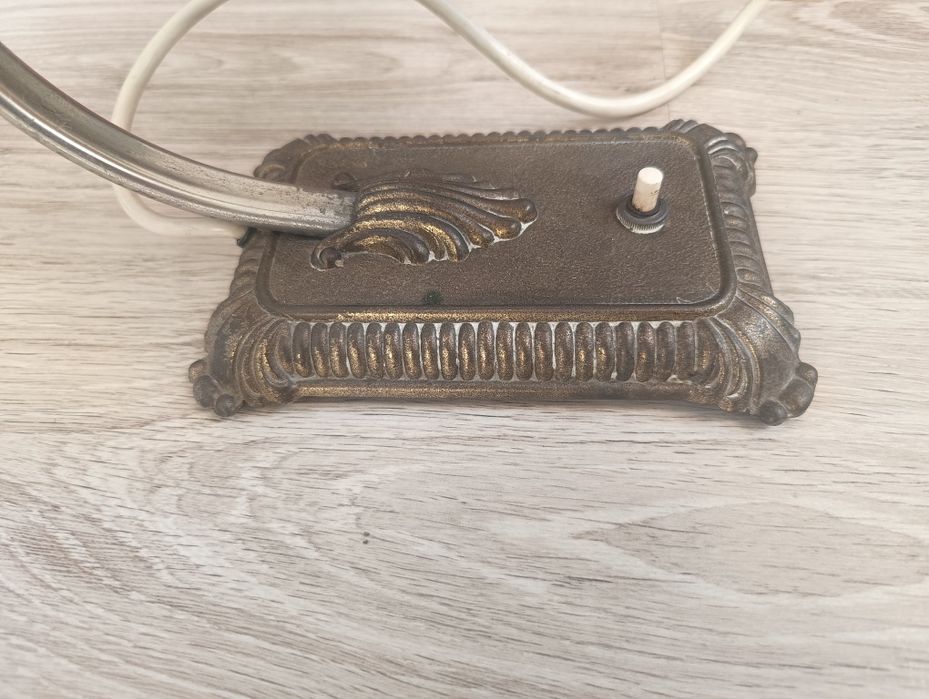 Mosiężna zabytkowa lampka, stylowa